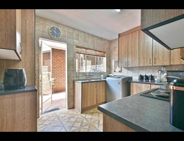 3 BEDROOM TOWNHOUSE FOR SALE IN MAYBERRY PARK